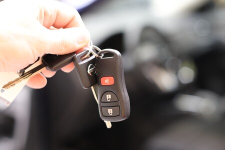 Cómo desvincular legalmente un coche después de venderlo para evitar sustos