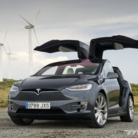 Declaran su Tesla siniestro total y aparece en el frente de Ucrania