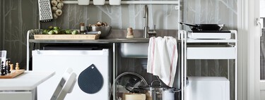 Lo último de Ikea es este cubo de basura que se cuelga en la pared sin taladros: ideal para espacios estrechos