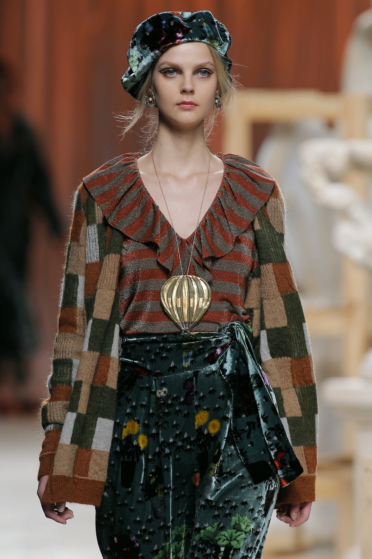 Foto de Ailanto otoño-invierno 2018 (8/15)