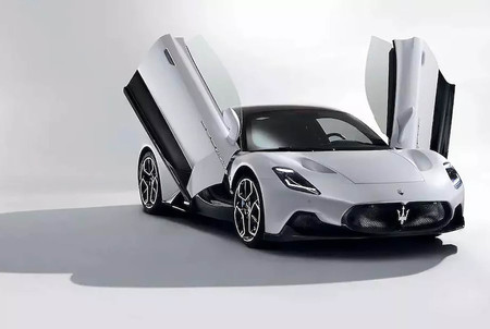 El nuevo Maserati MC20 de 630 CV y 1.470 kg se deja ver horas antes de su presentación oficial
