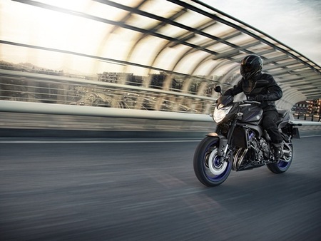 Novedades Salón de Colonia 2012: Yamaha FZ8 Fazer y FZ8N