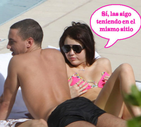Miley Cyrus se deja ver en bikini y con nuevo tatuaje