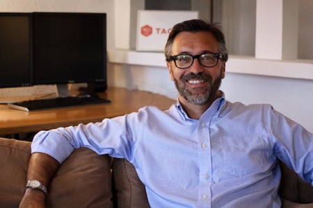 Entrevistamos al creador de Tagloo, la app que viene a revolucionar cómo clasificamos y compartimos fotos