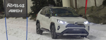 Probamos el nuevo Toyota RAV4 AWD-i sobre la nieve: híbrido y tracción total con hasta 1.300 Nm de par