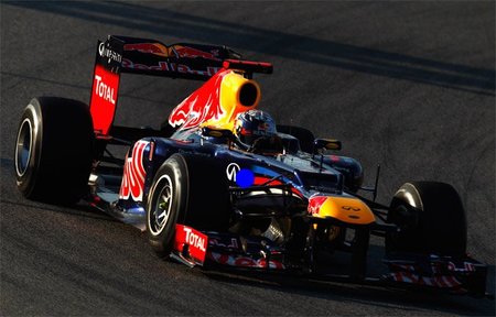 Sebastian Vettel se "queja" de la falta de grip del RB8