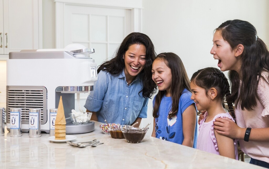 Esta es ColdSnap, una máquina de hacer helados, cócteles y granizados instantáneos a base de cápsulas