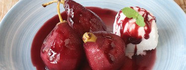 Peras al vino, una receta de postre tan tradicional como fácil