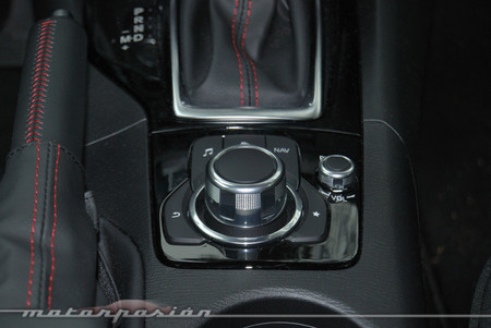 Mazda3 2013 Luxury AT