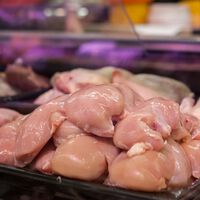 El gran mito del pollo amarillo: por qué pagamos más pensando que es de corral cuando la ciencia dice que es igual que el blanco 