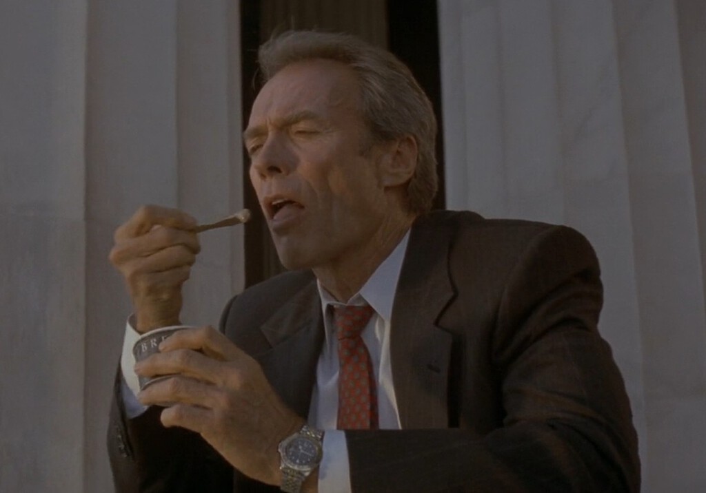 A Clint Eastwood le gustan tanto los helados que se presentó a alcalde para defenderlos en su pueblo: "La cosa se ha descontrolado"