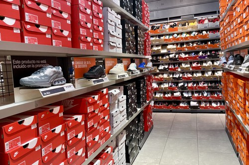 Así cierra Nike septiembre: zapatillas, camisetas y sudaderas a mitad de precio 