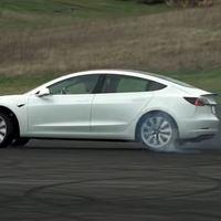 Tesla ya vende el Track Package, un completo kit para mejorar al Tesla Model 3 Performance en circuito por 5.500 doláres