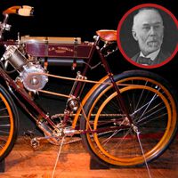Un ingeniero inventó la primera moto de la historia colocando un motor en su bici. Luego murió intentando conducirla a 65 km/h