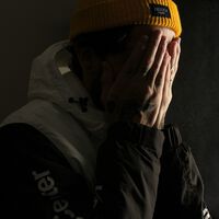 O que é vergonha alheia? Entenda por que sentimos constrangimento pela ação de outras pessoas, de acordo com a ciência