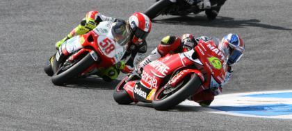 Un nuevo error de Bautista le deja sin la victoria en 250 c.c