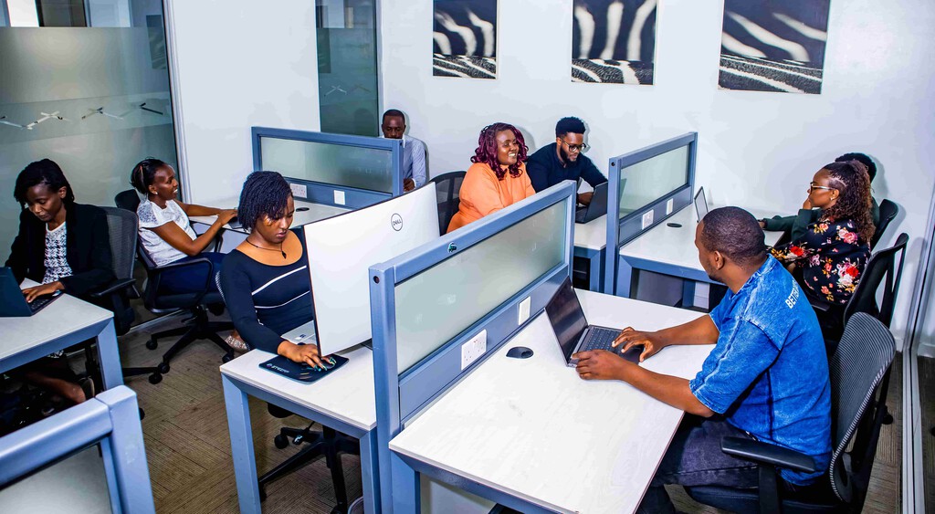 Pasaba 8 horas al día mirando pornografía para entrenar la IA. Hoy lidera el sindicato de trabajadores que lucha contra eso