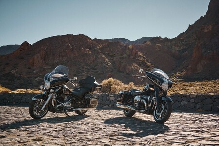 BMW R 18 Transcontinental y R18 B: el big bóxer se viste de bagger y estrena equipo de sonido