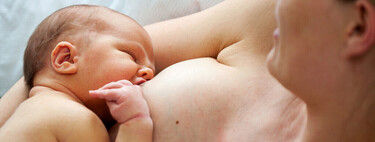 La lactancia materna, el piel con piel y los mimos compensan la microbiota de los bebés nacidos por cesárea 