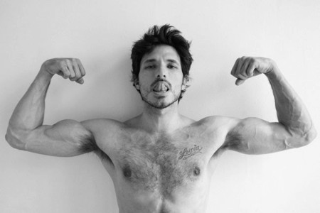 El día ha llegado: Andrés Velencoso cual queso manchego frente a Terry Richardson