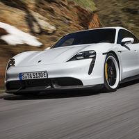 Por 500 dólares puedes obtener el sonido de un motor de combustión en tu Porsche Taycan