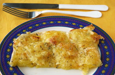Receta de patatas a la provenzal gratinadas con queso gouda sin lactosa