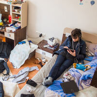 Si no quieres que tu hijo adolescente viva en casa como si fuera un hotel, esto es lo que debes hacer