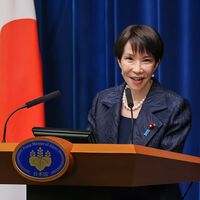 El mantra de nueva líder de Japón es "trabajo, trabajo, trabajo, trabajo"... choca en un país donde hay muertes por exceso de trabajo 