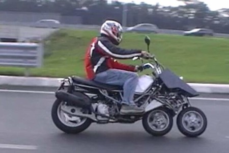 De los creadores del Piaggio MP3 ahora llega el prototipo de scooter con tres ruedas en línea