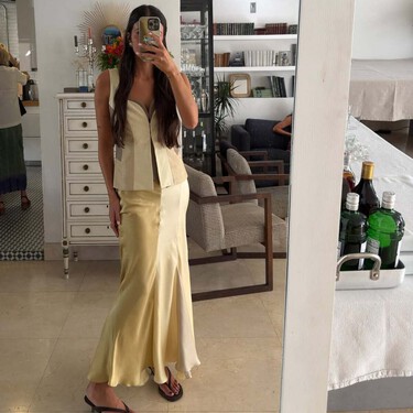 Massimo Dutti rebaja (por fin) la falda midi más elegante del verano: volantes, tul y romántica a más no poder