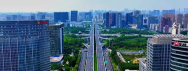 At 150 km it is the longest urban axis in the world and it is, to no one's surprise, in China: connecting cities is the least important thing