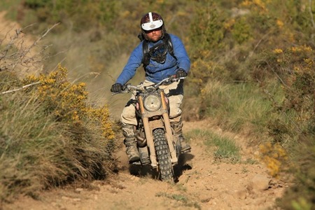 Rise the dust, el vídeo definitivo de la Triumph Scrambler de Uli Bree