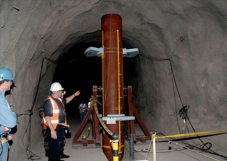 Inside Tunnel Mop Cropped