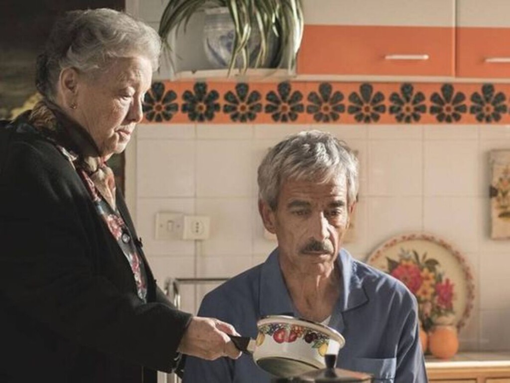 Zara Home revive los platos de loza portugueses de las casas de nuestras abuelas perfectos para dar un toque vintage a la mesa esta primavera