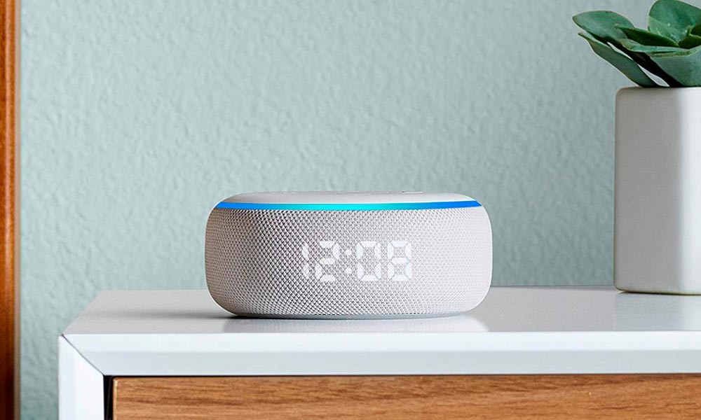 Precio mínimo en Amazon para el Echo Dot con reloj: ahora lo tienes por sólo 34,99 euros, la mitad de lo que cuesta normalmente