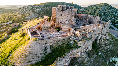 Castillo Medieval Espana Juego Tronos Imprecionante Historia Cultura Escapada Viaje