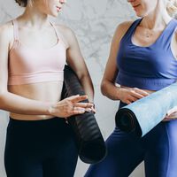 Sin ir al gimnasio y sin comprar nada, este ejercicio lo puedes hacer en casa y te ayudará a mejorar la postura 