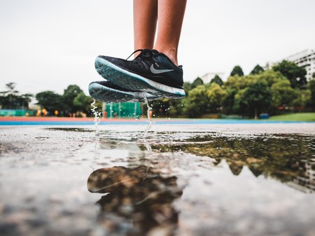 Entrenamiento de cardio sin salir de casa: así puedes entrenar en tu salón