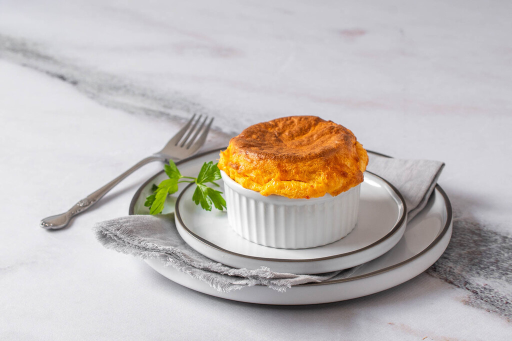 Soufflé de queso:  la receta francesa más clásica, ideal para una comida festiva