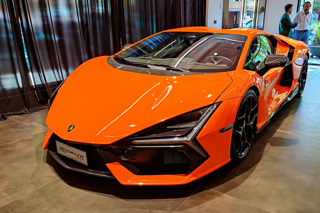 Me he subido a un coche de 420.000 euros. Cuesta lo mismo que un piso en Madrid, pero tiene mejores acabados