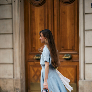 Look de sobresaliente en las bodas de verano sin gastar un pastizal con este vestido sencillo de El Corte Inglés que cuesta menos de 30 euros