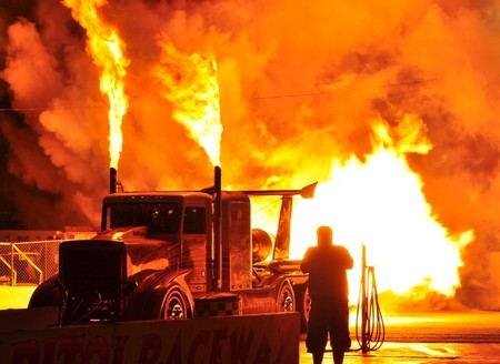 Shockwave Jet Truck, el camión más rápido y potente del mundo