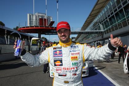 Triplete de SEAT en la primera de Monza