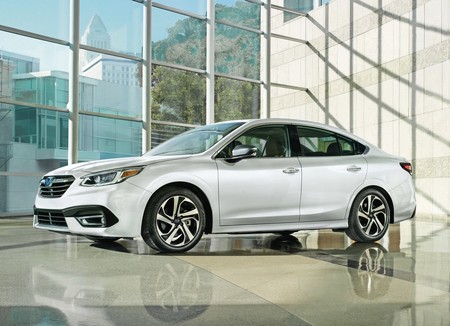 El Subaru Legacy 2020 no es una revolución de diseño, pero sí de tecnología y desempeño
