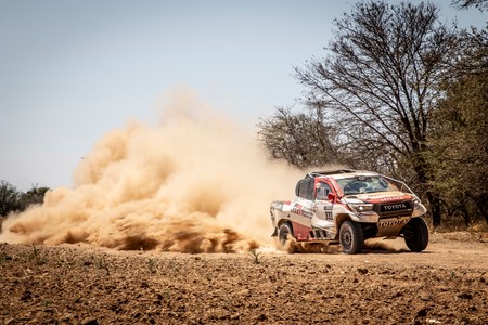 Fernando Alonso no renuncia a nada: "Un 1% de mi cabeza piensa en ganar el Dakar"