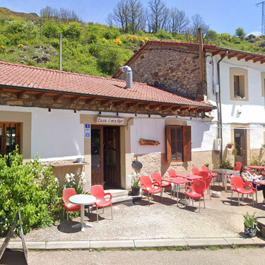 Un nuevo hueco en la España Vaciada: cierra un bar mítico de la Montaña Central Leonesa tras 150 años de historia  