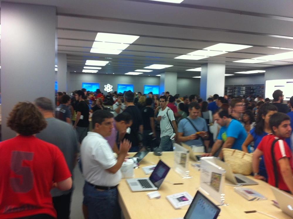 Foto de Inauguración Apple Store La Maquinista (93/93)