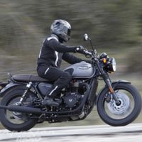 Te contamos todo sobre la nueva y mítica Triumph Bonneville T120, una moto fiel a sus principios