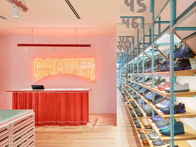 T93 W50 Malaga Outlet Store 4 3 01