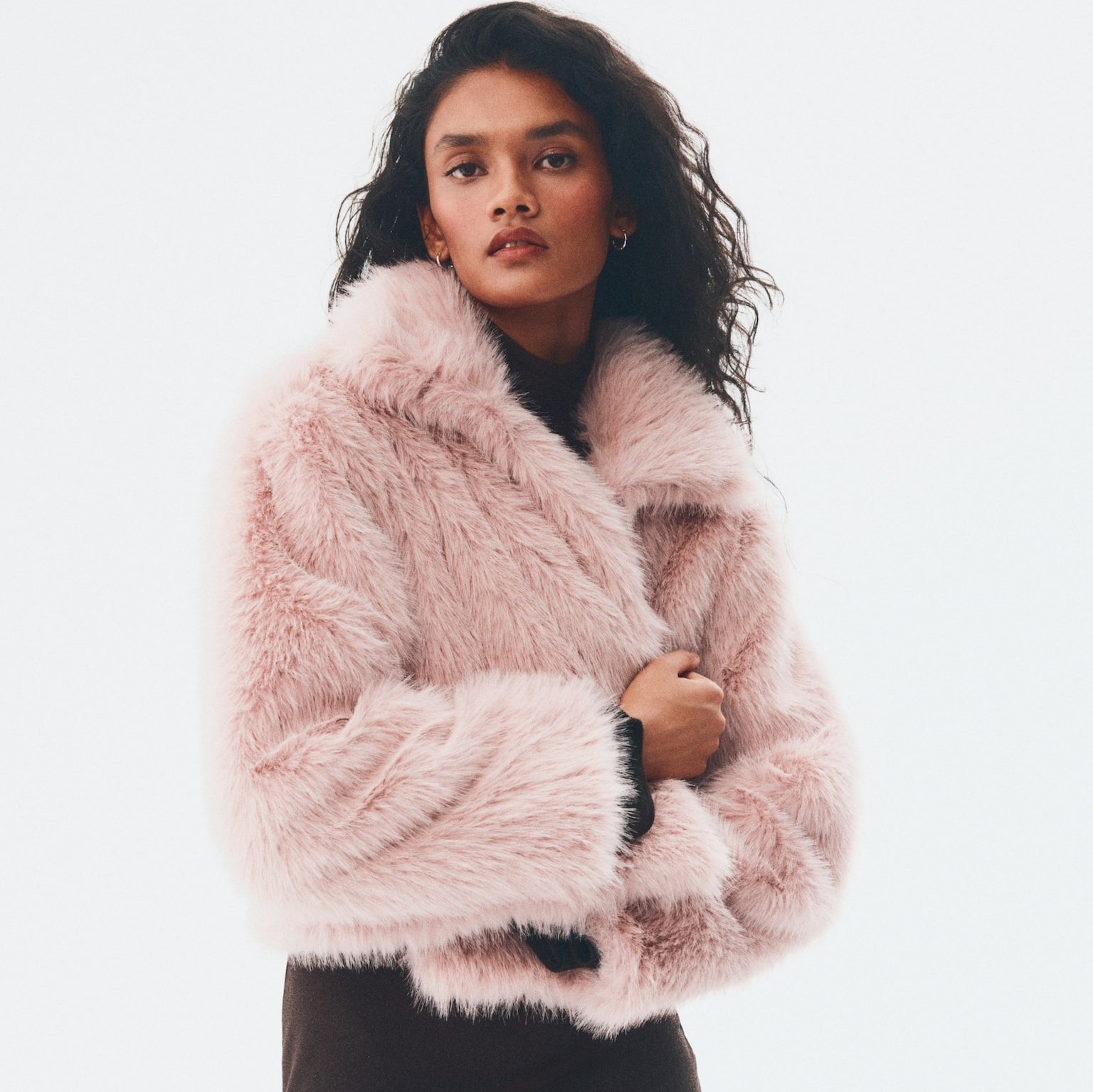 Chaqueta cropped efecto pelo

